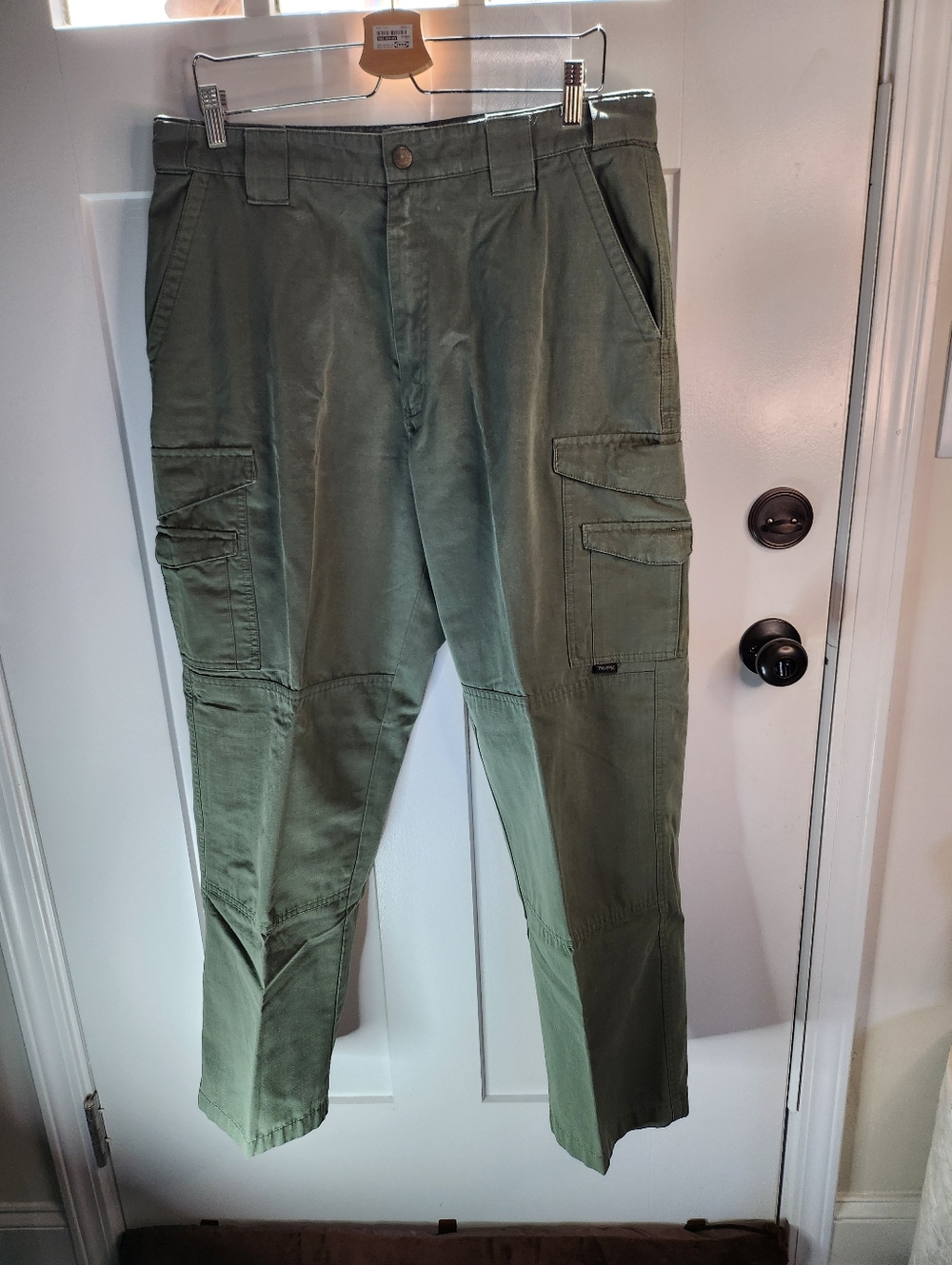 Men's Olive Utility Cargo Pants - Rugged Everyday Wear